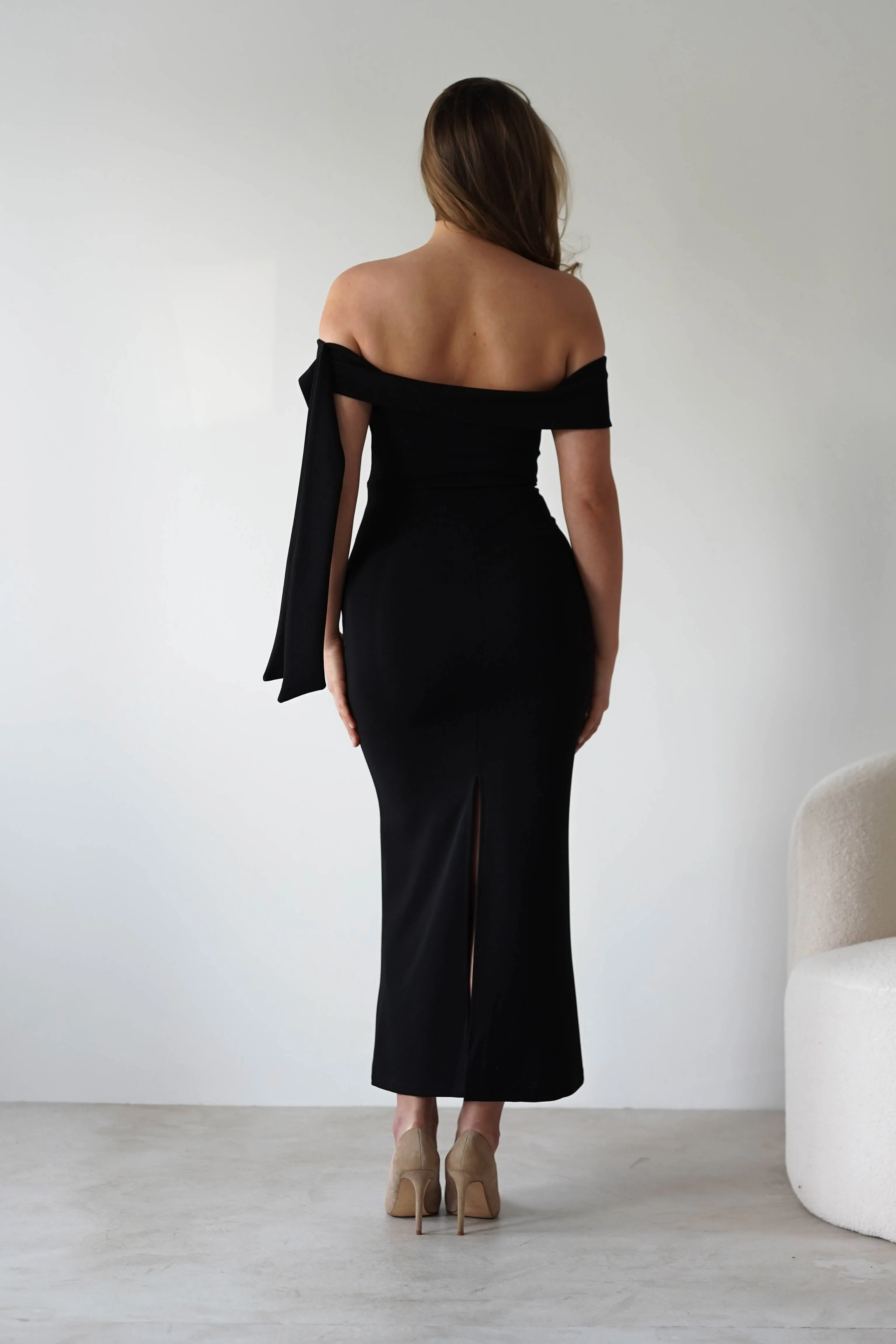 Amalthea Off the Shoulder Midaxi | Black