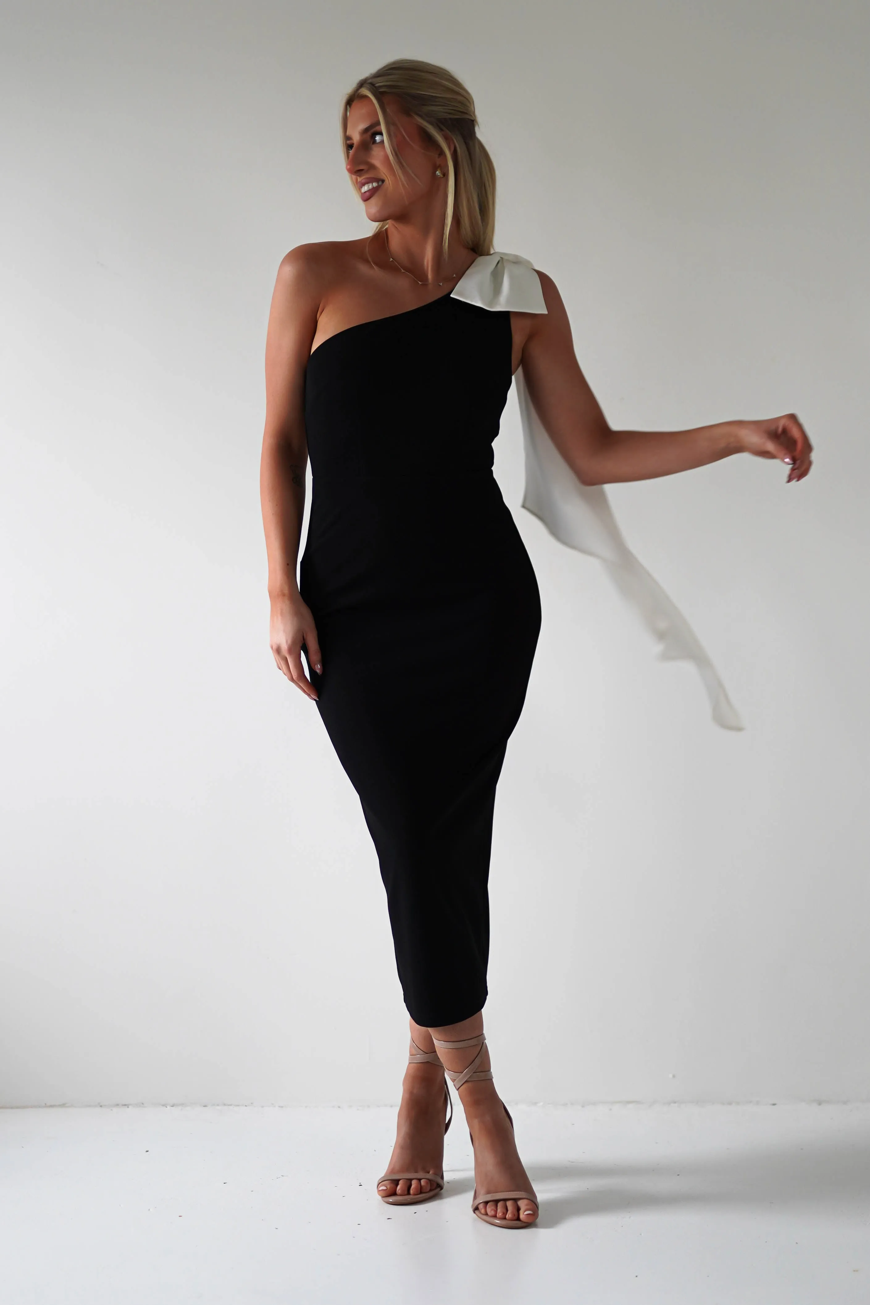 Camella Bodycon Bow Detail Midi Dress | Black