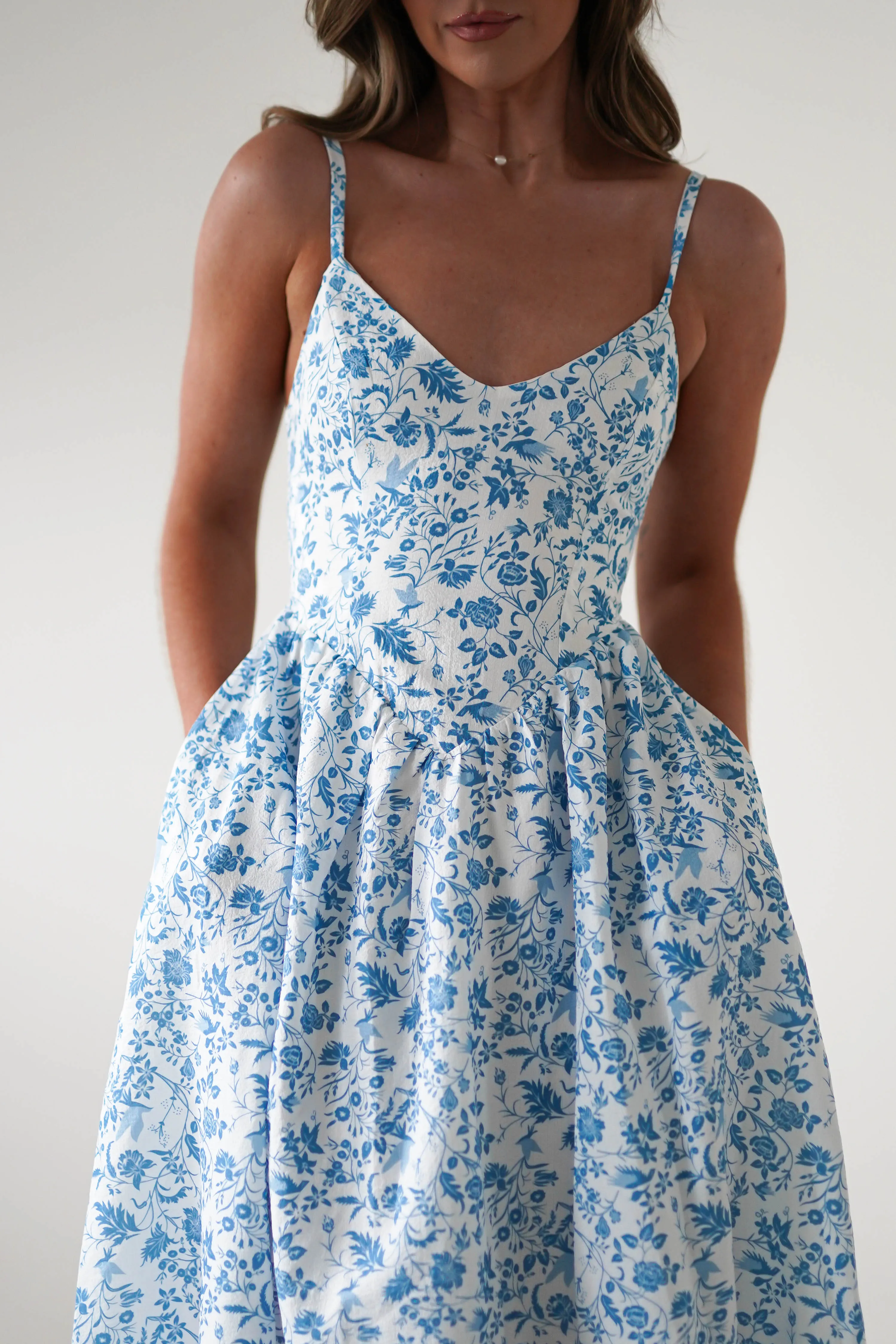 Carolyn Floral Print Maxi Dress | Blue/White