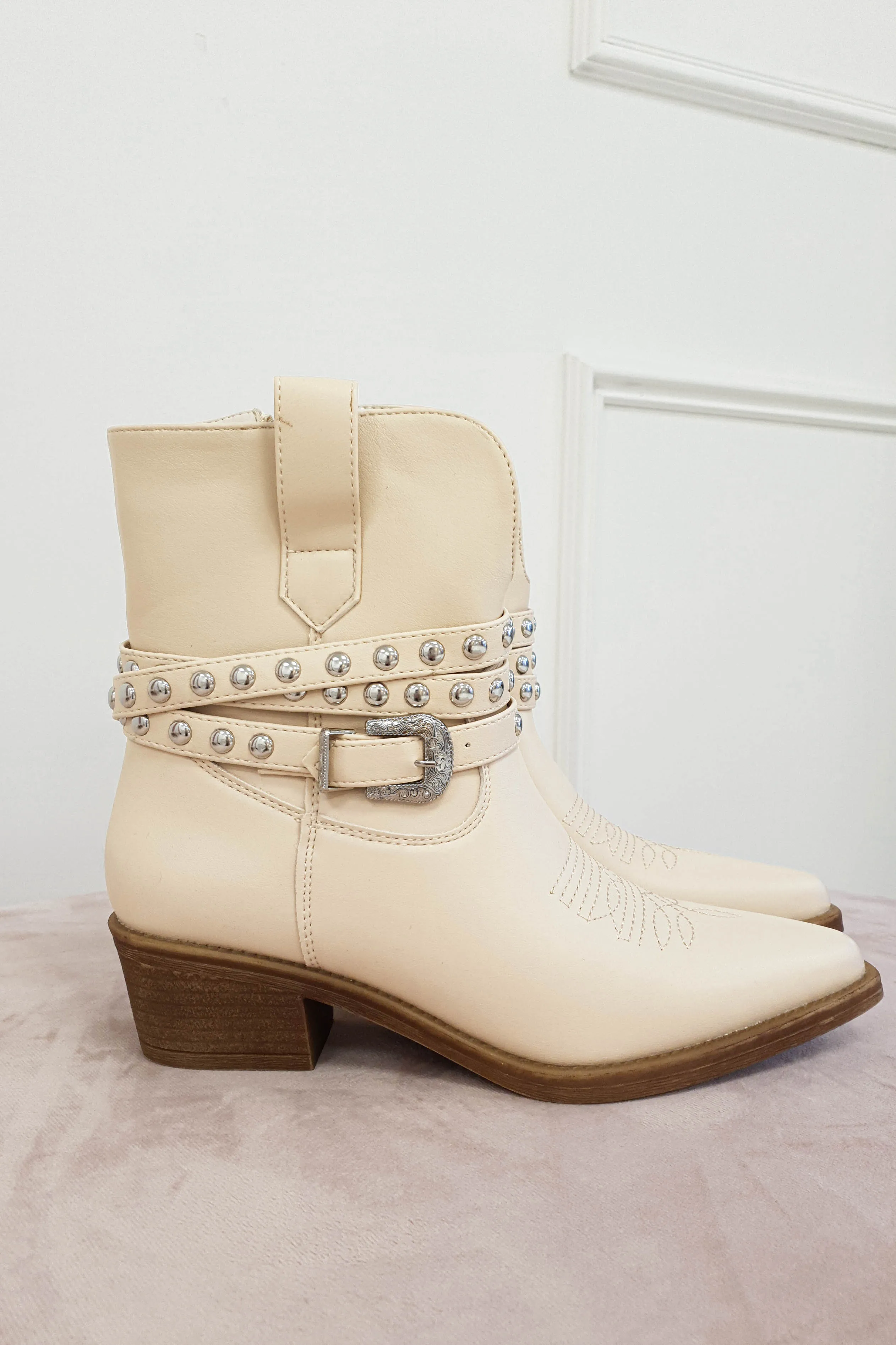 Elvie Ankle Boots | Cream