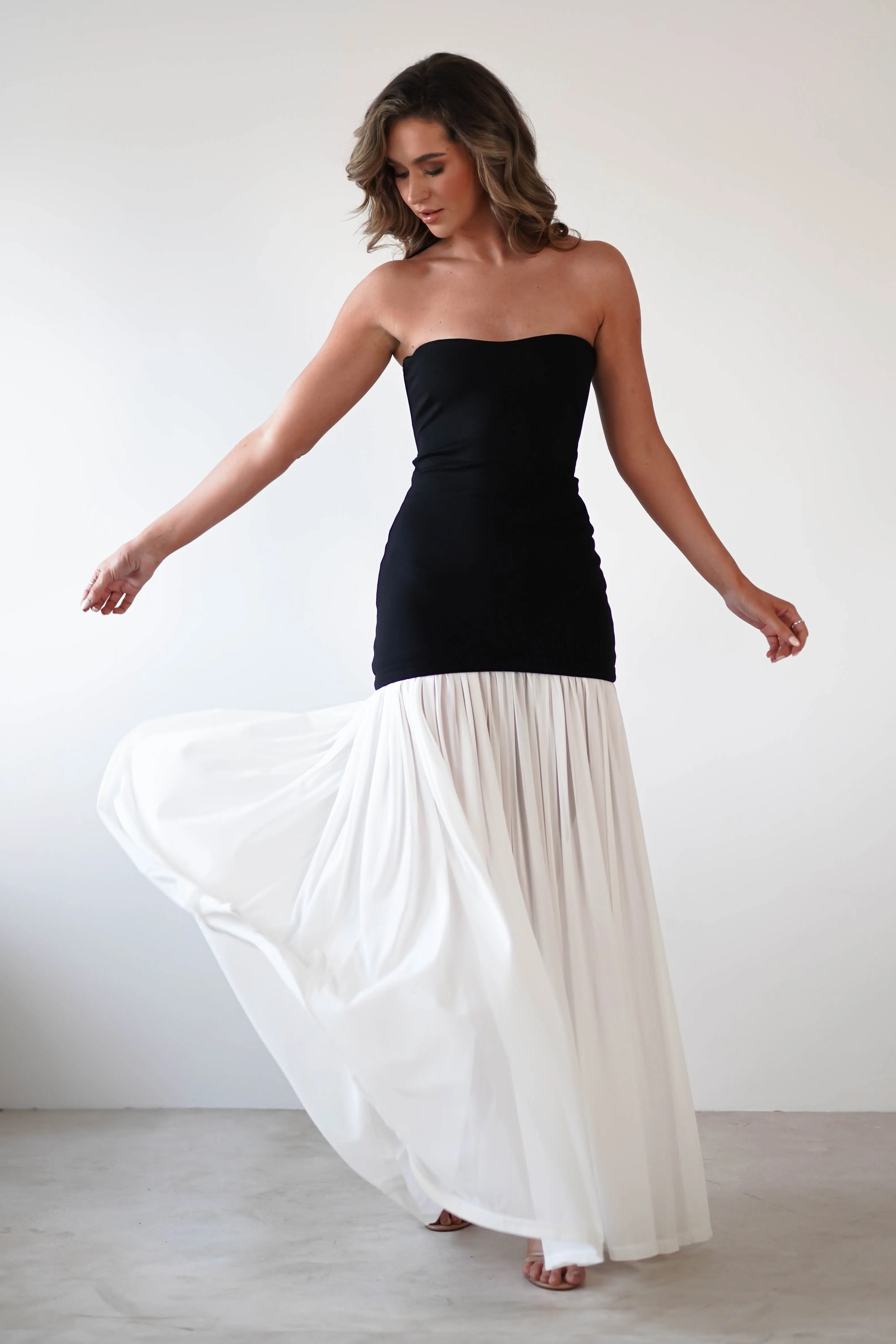 Mel Strapless Chiffon Skirt Maxi Dress  dress,evening dress,graduation dress,party dress,birthday dress,beautiful dress,dress,summer dress,beautiful dressBlack/White