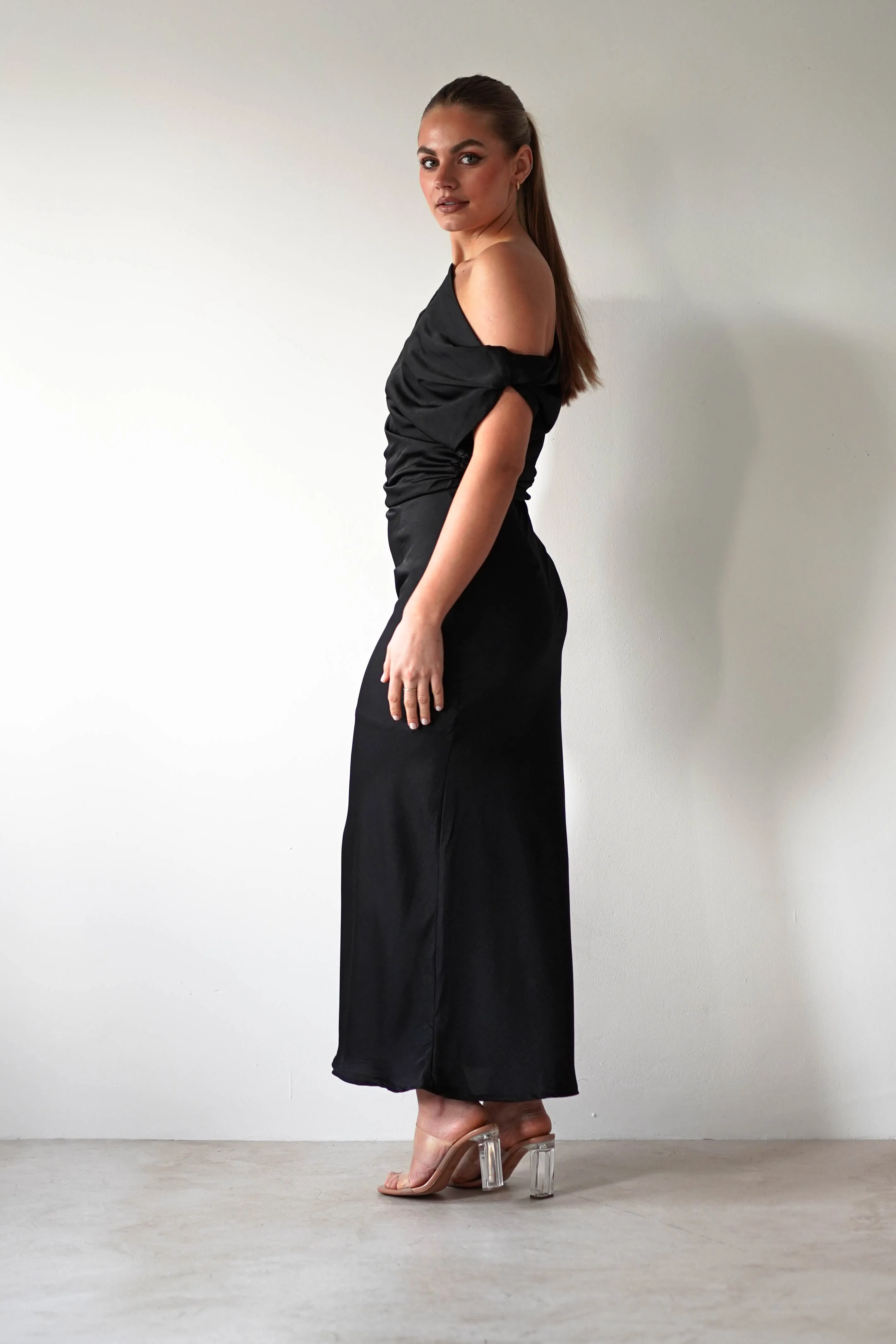 Odelle Soft Off The Shoulder Maxi | Black