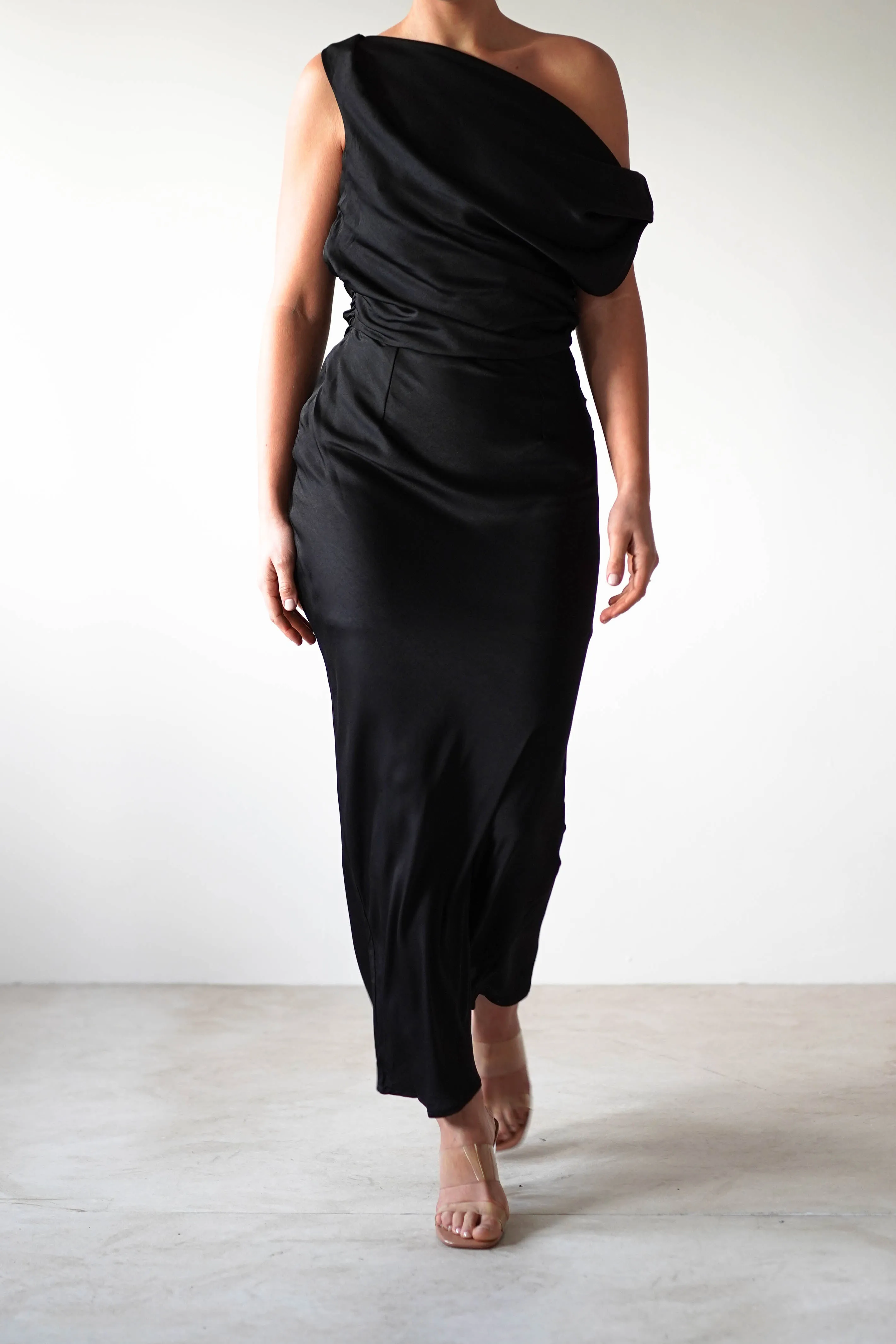 Odelle Soft Off The Shoulder Maxi | Black