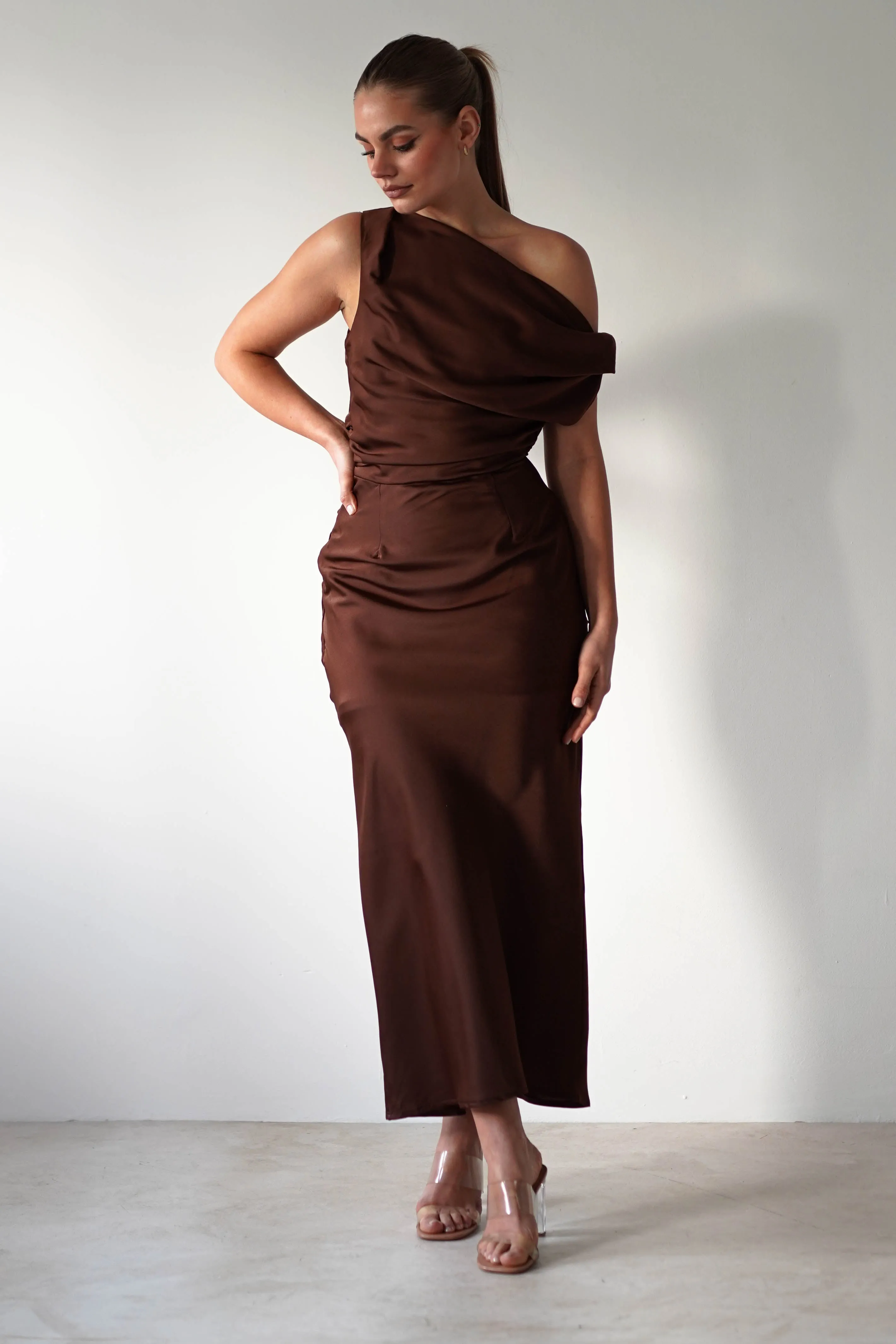 Odelle Soft Off The Shoulder Maxi | Brown